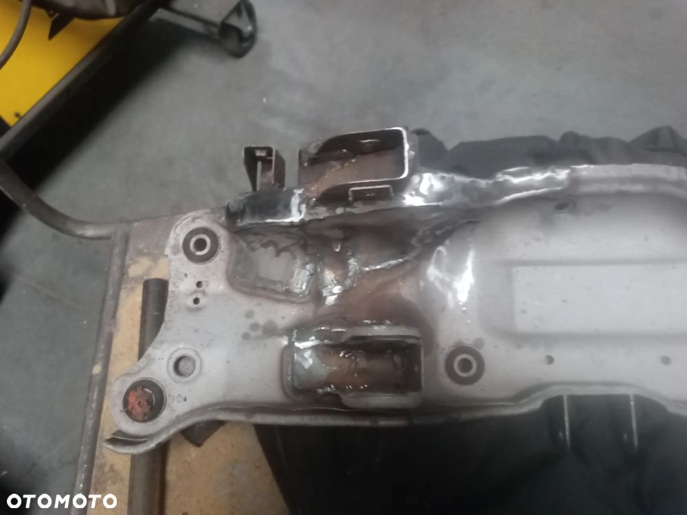 Suzuki Liana 1.6 - 23