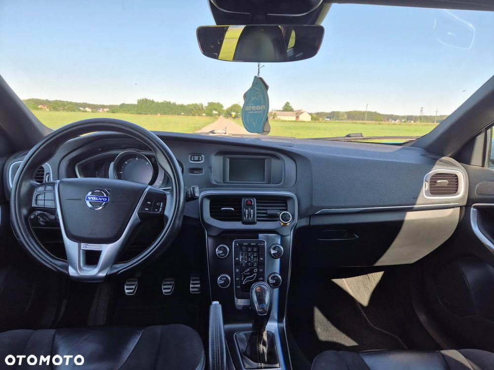 Volvo V40 D4 R-Design - 7