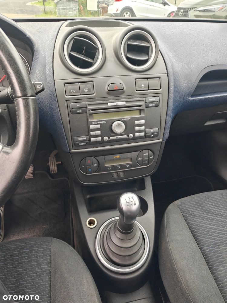 Ford Fiesta - 11