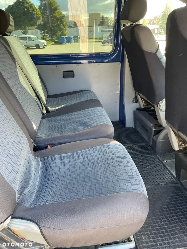 Volkswagen Transporter - 8