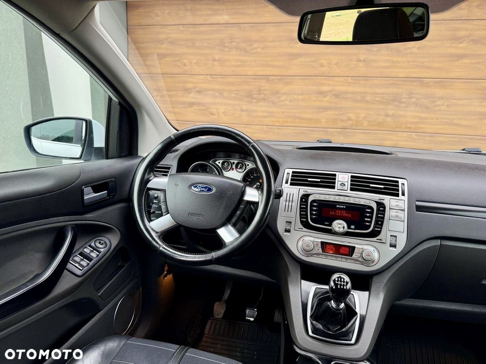 Ford Kuga 2.0 TDCi 4x4 Titanium - 17