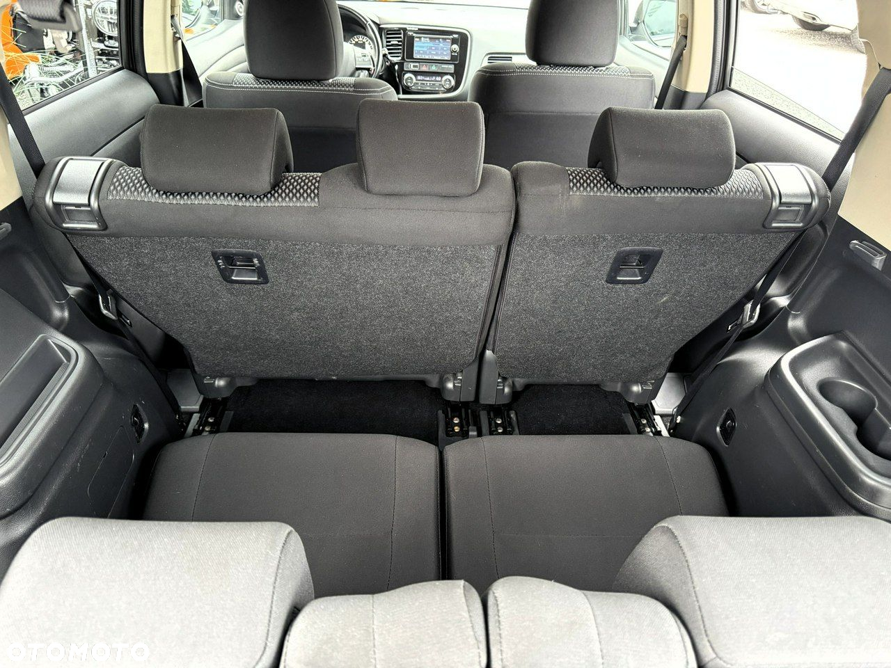 Mitsubishi Outlander 2.0 Intense + 4WD CVT - 33