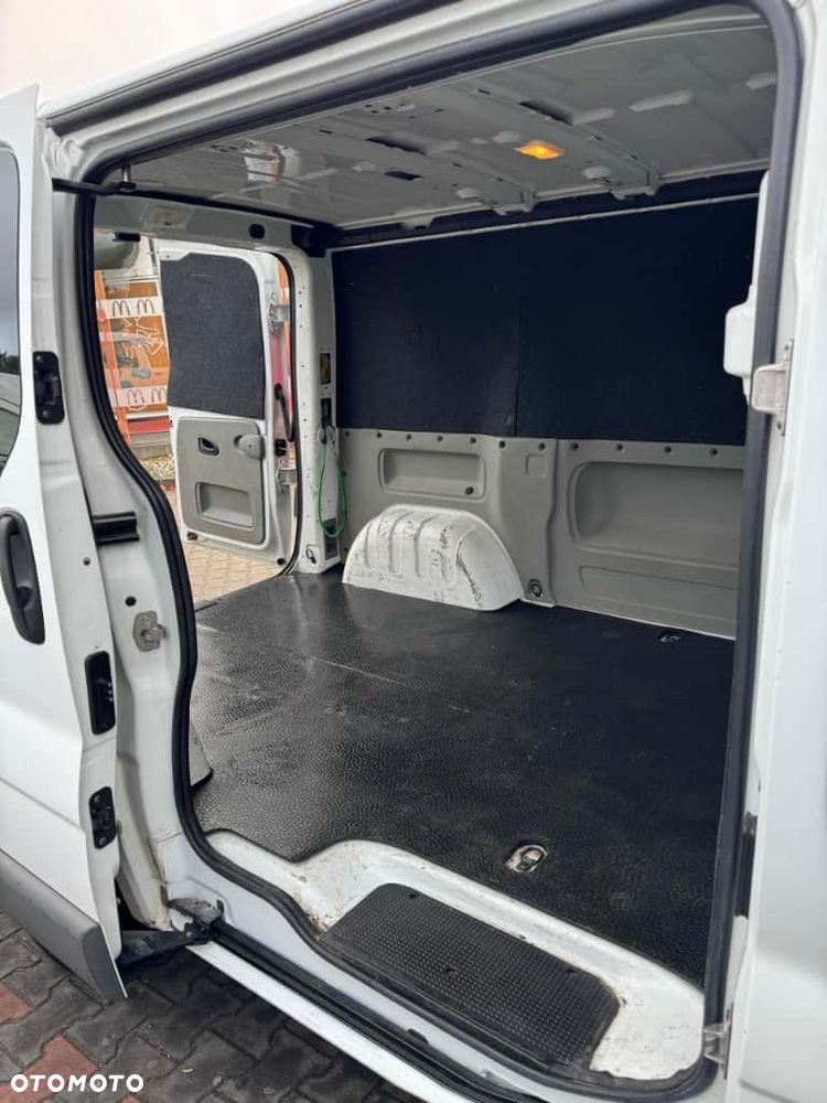 Renault Traffic - 13