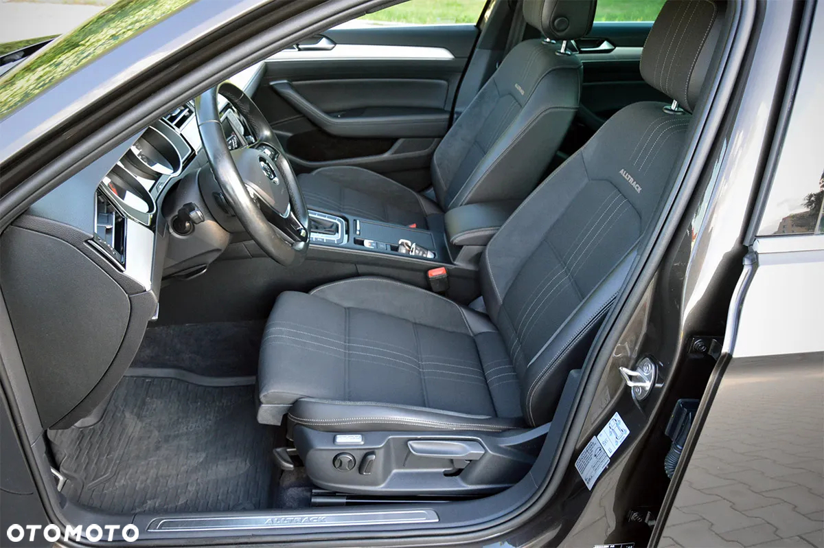 Volkswagen Passat Variant 2.0 TDI SCR 4Motion DSG Alltrack - 12