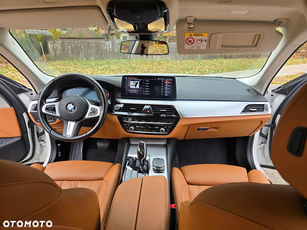 BMW Seria 5 518d Luxury Line sport - 12