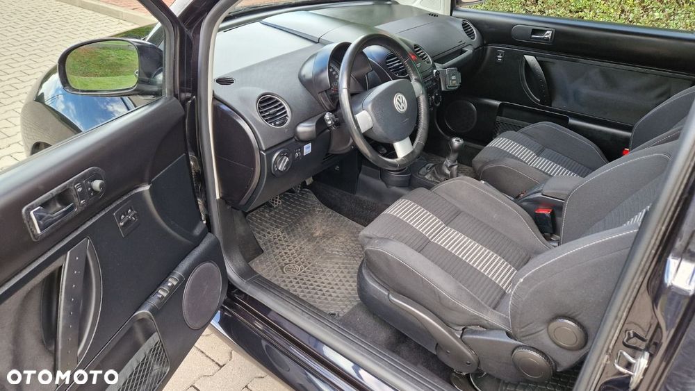 Volkswagen New Beetle - 10