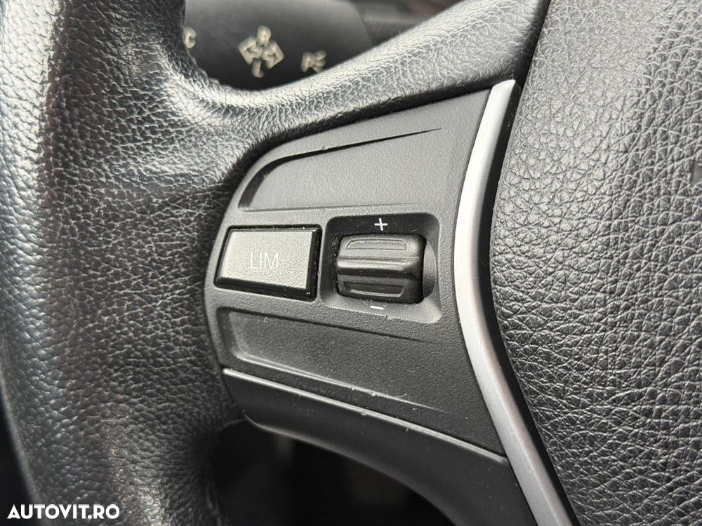 BMW Seria 3 318d xDrive Luxury Line - 19