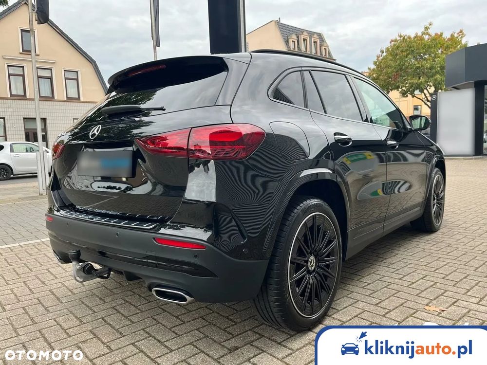 Mercedes-Benz GLA 200 AMG Line - 3