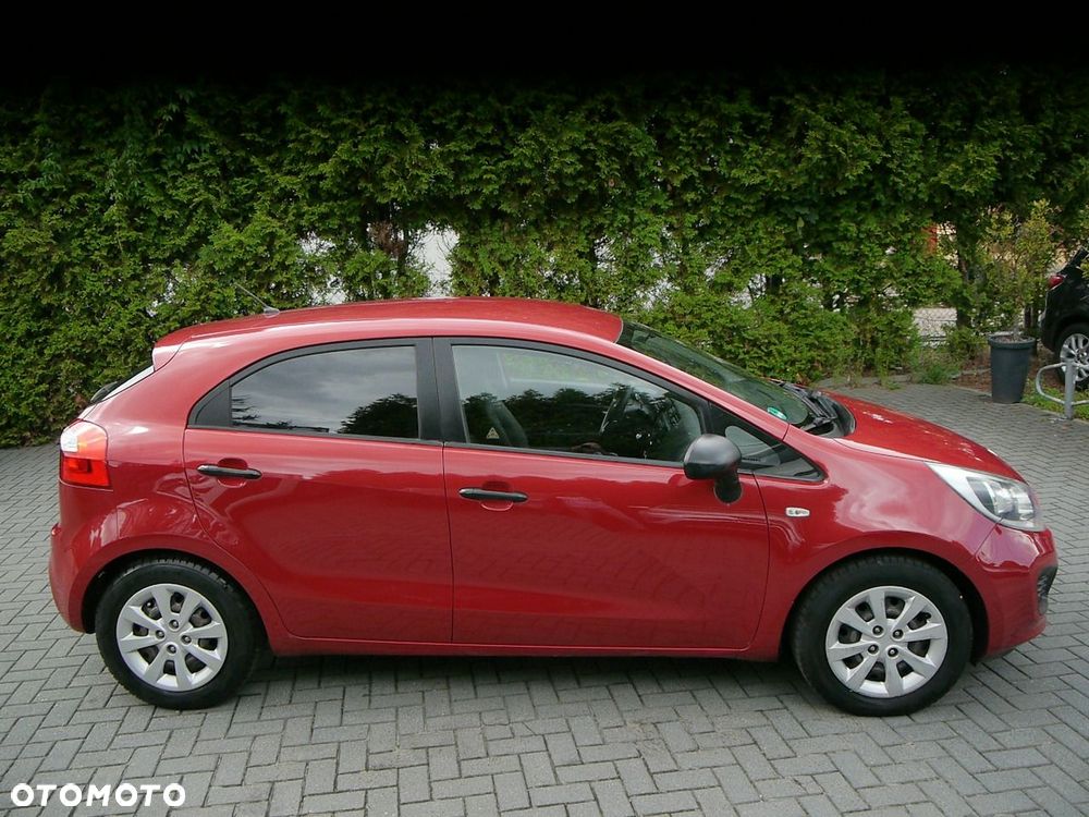 Kia Rio 1.4 L - 11