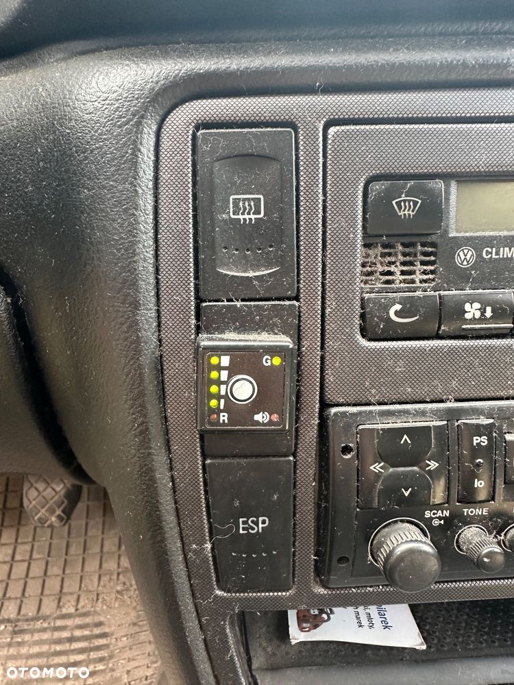 Volkswagen Passat 1.6 - 21