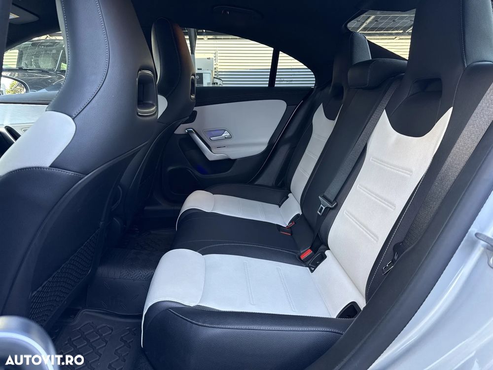 Mercedes-Benz CLA 250 e 8G-DCT AMG Line - 25