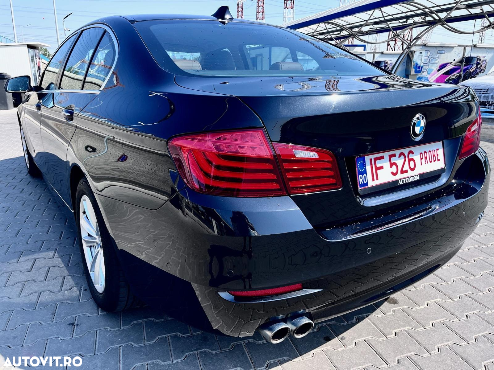 BMW Seria 5 520d Aut. Luxury Line - 7