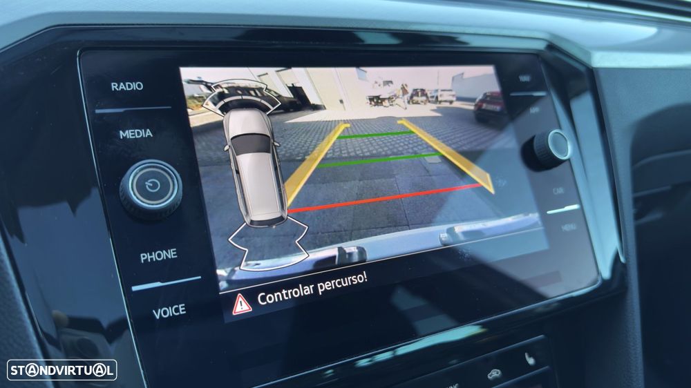 VW Passat Variant 2.0 TDI Business DSG - 26