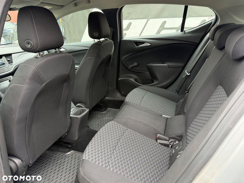 Opel Astra 1.4 Essentia - 24