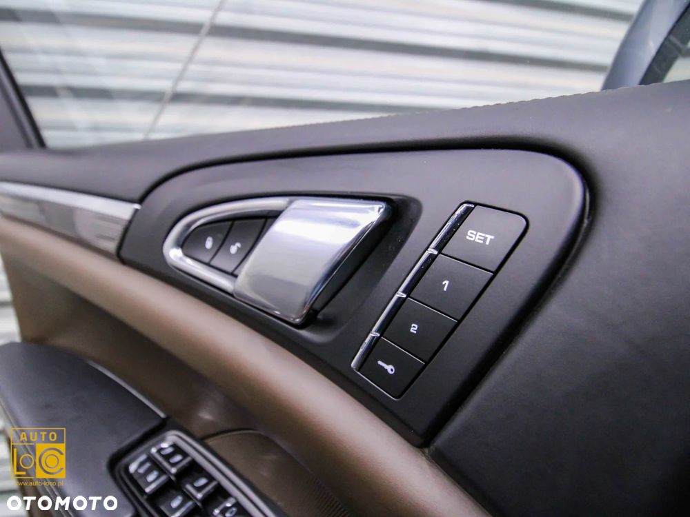 Porsche Cayenne S Diesel Platinum Edition - 30
