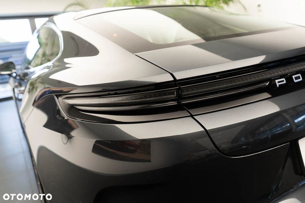 Porsche Panamera 4 E-Hybrid PHEV - 35