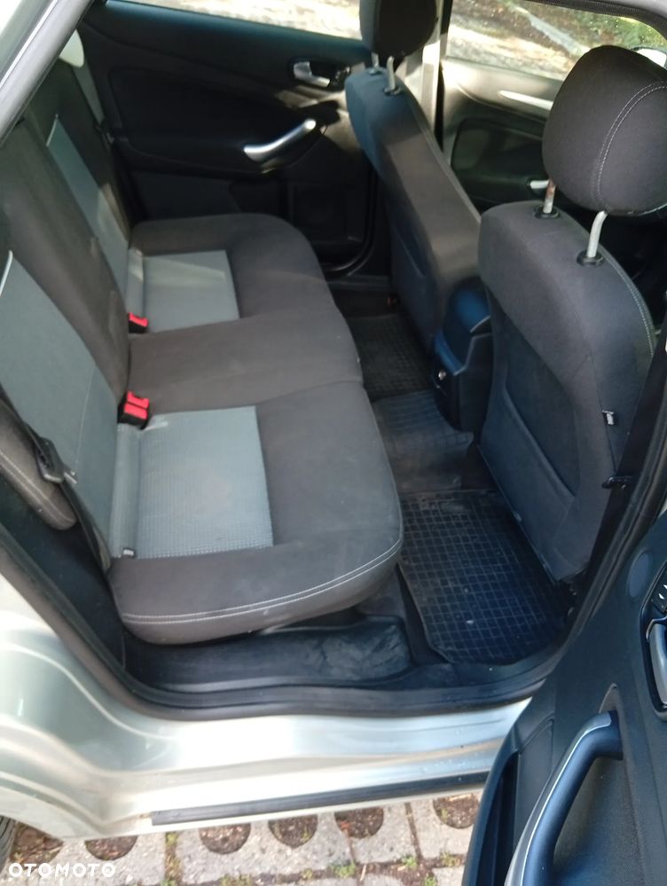 Ford Mondeo 1.6 Titanium - 16