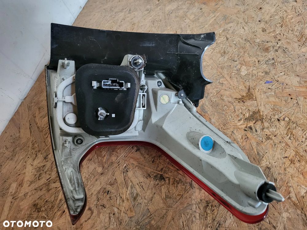 Lampa tylna lewa Peugeot 2008 - 6