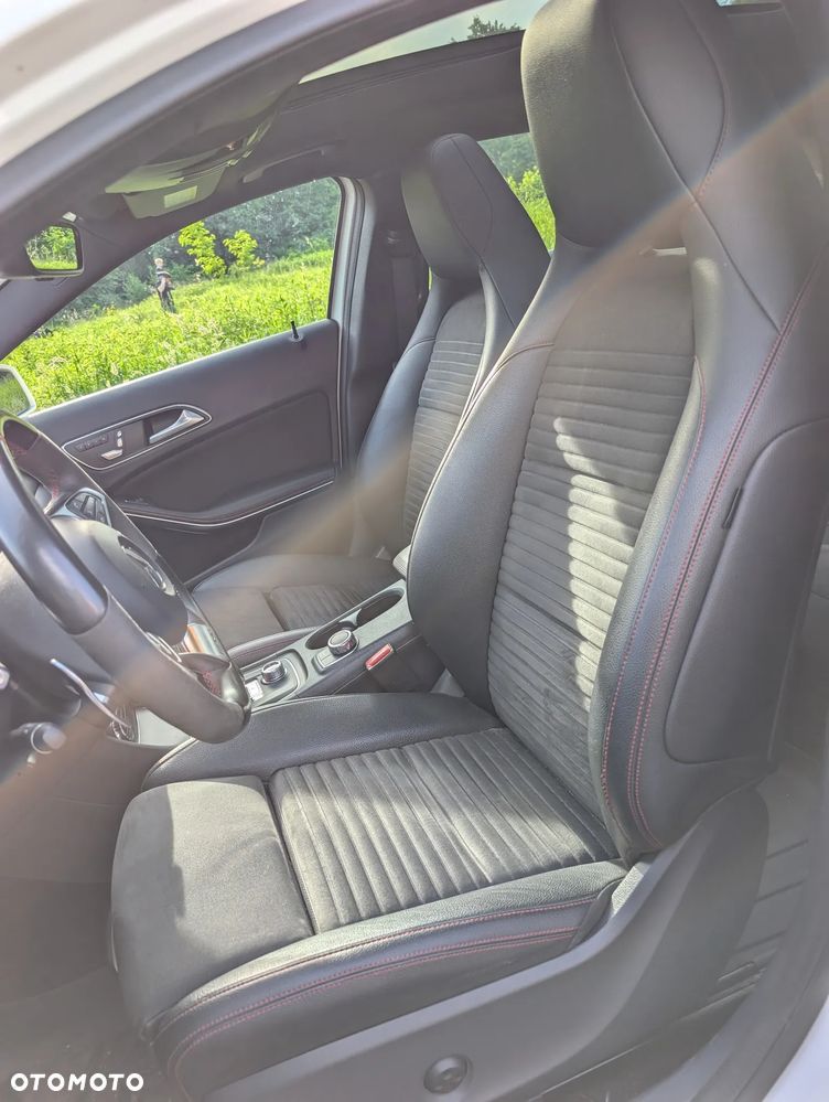 Mercedes-Benz GLA AMG 45 4Matic AMG Speedshift 7G-DCT - 16