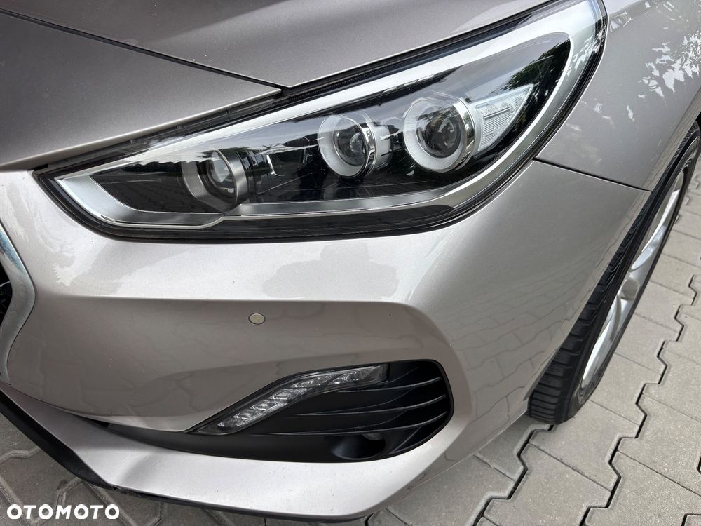 Hyundai i30 1.4 T-GDI DCT Premium - 9