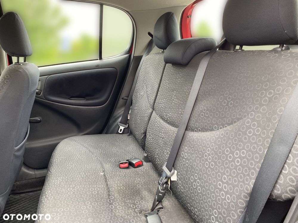 Toyota Yaris - 15