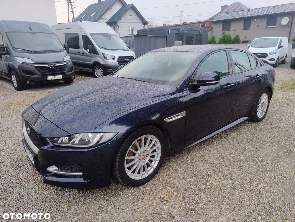 Jaguar XE 2.0 D R-Sport - 9