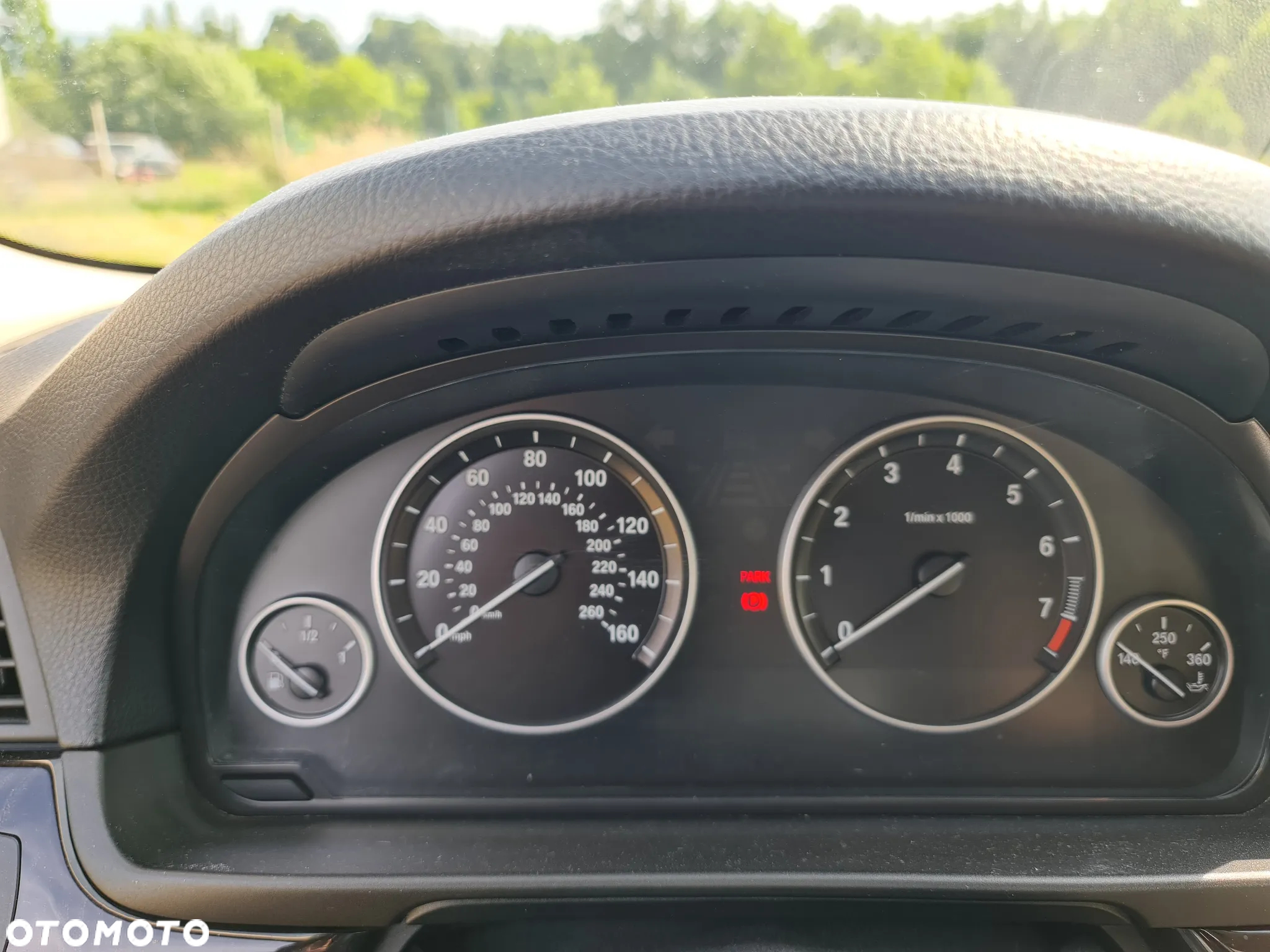 BMW Seria 5 528i xDrive - 32