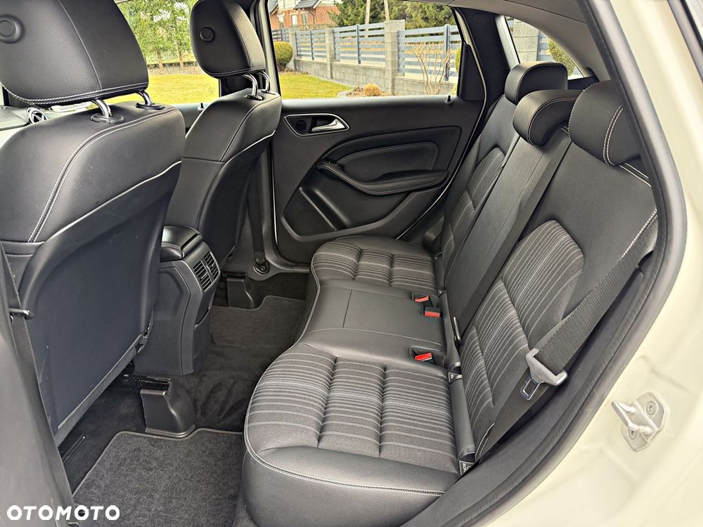 Mercedes-Benz Klasa B 200 BlueEFFICIENCY Edition 1 - 24