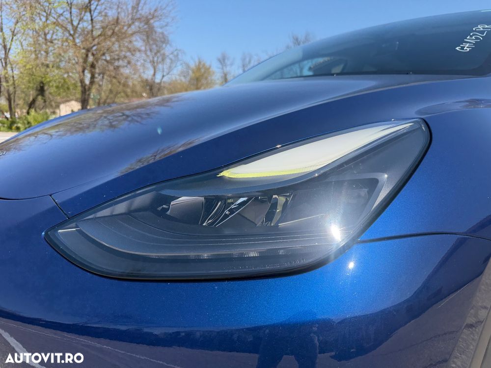 Tesla Model Y - 11