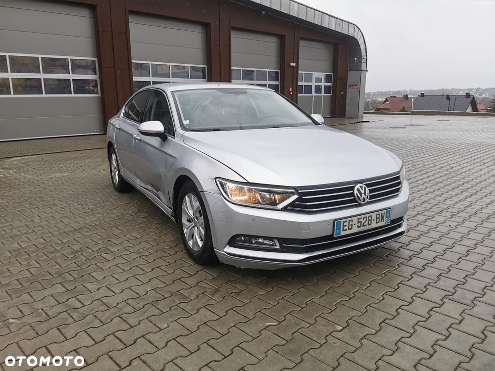 Volkswagen Passat 2.0 TDI (BlueMotion Technology) DSG Comfortline - 1
