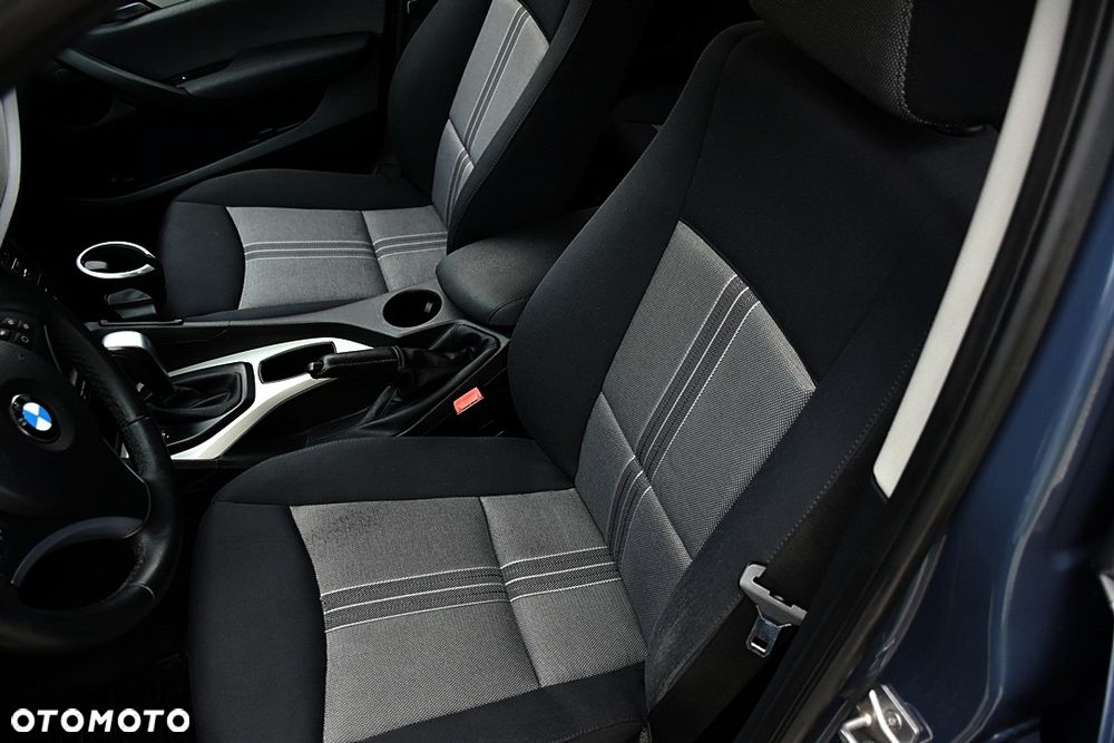 BMW X1 sDrive18d xLine - 33