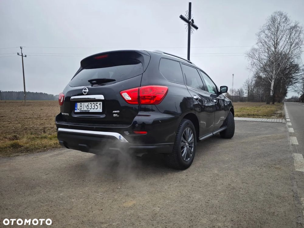 Nissan Pathfinder - 24