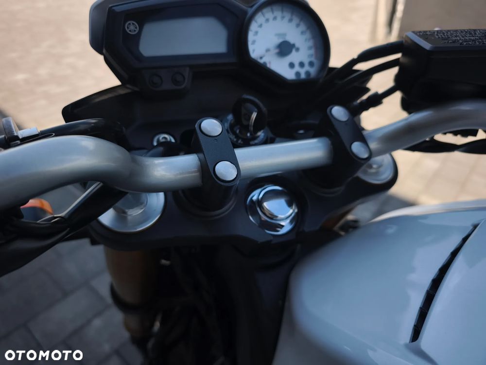Yamaha FZ8 - 24