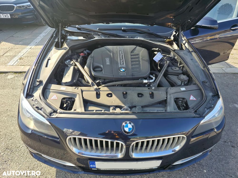 BMW Seria 5 530d xDrive Aut. Modern Line - 2