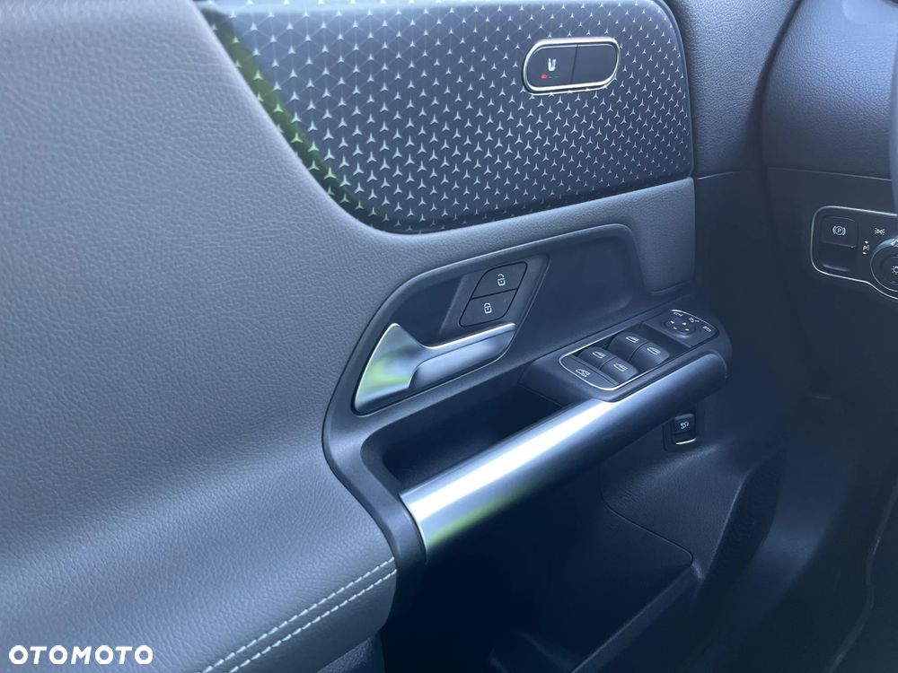 Mercedes-Benz EQA - 23