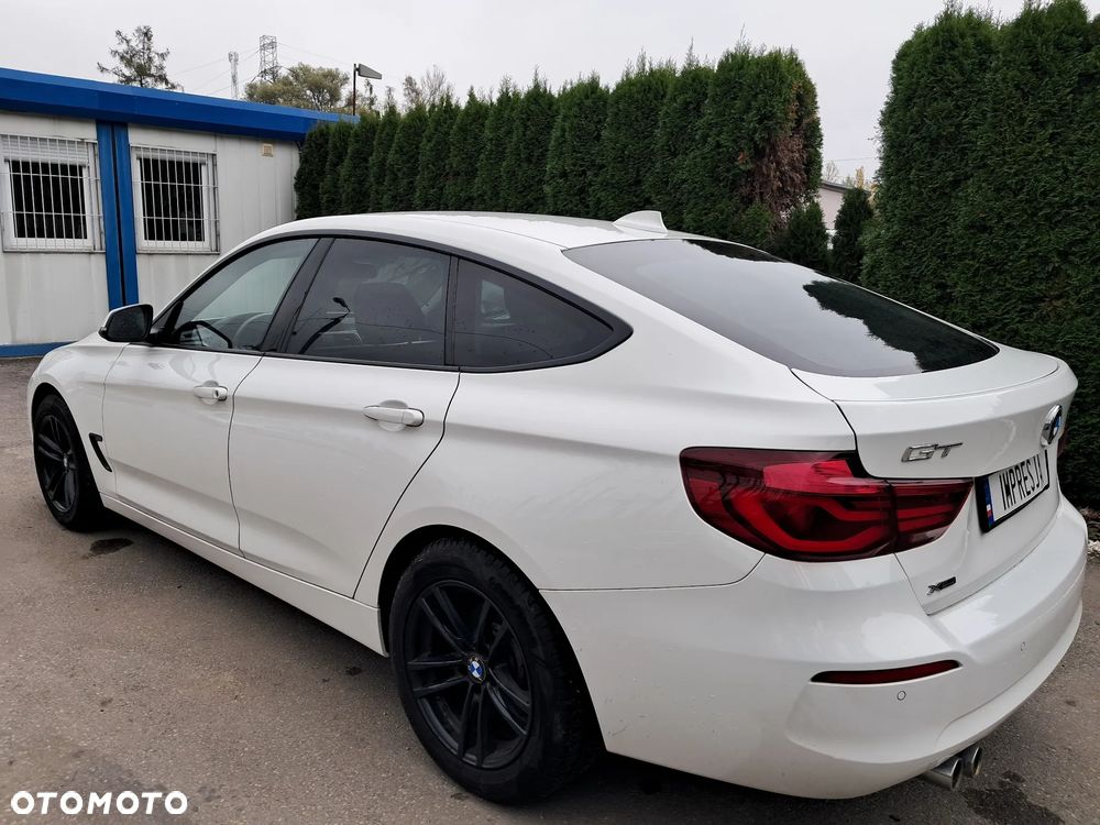 BMW 3 Series 2020 photo 3