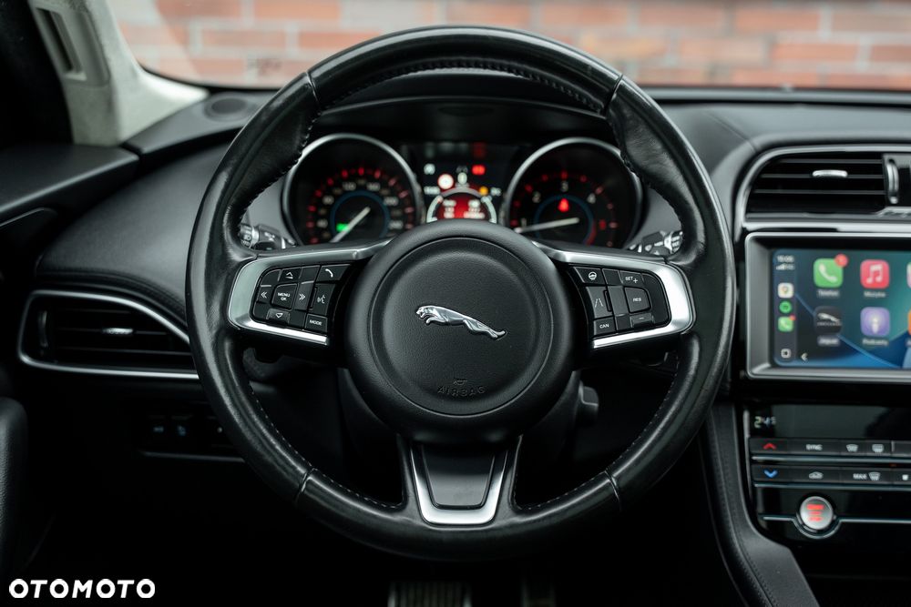 Jaguar F-Pace 25d AWD Prestige - 30