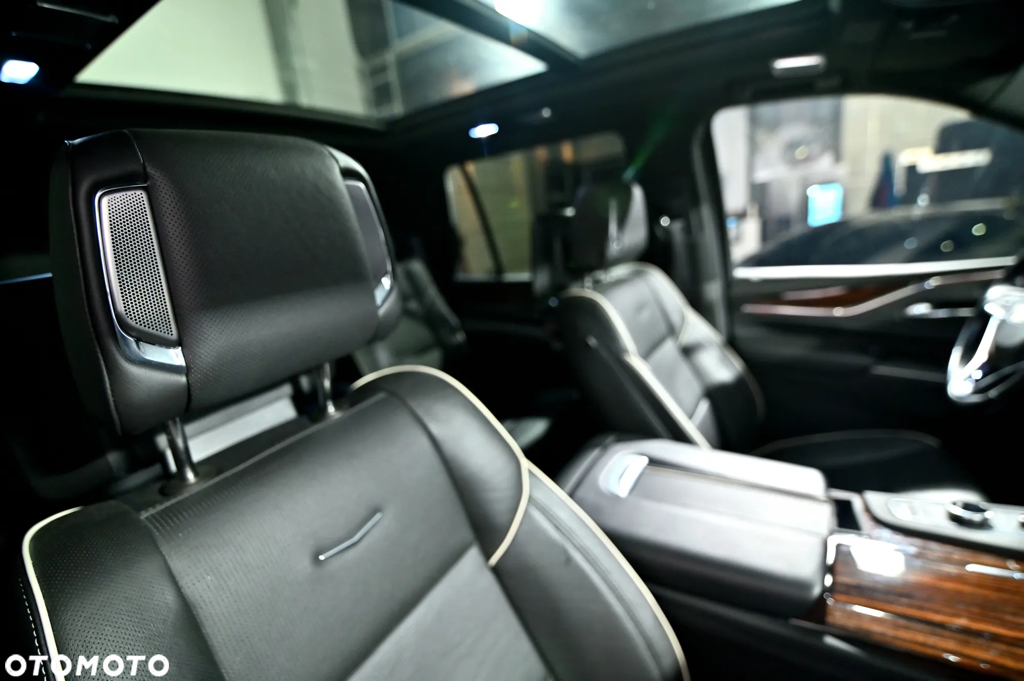 Cadillac Escalade - 26