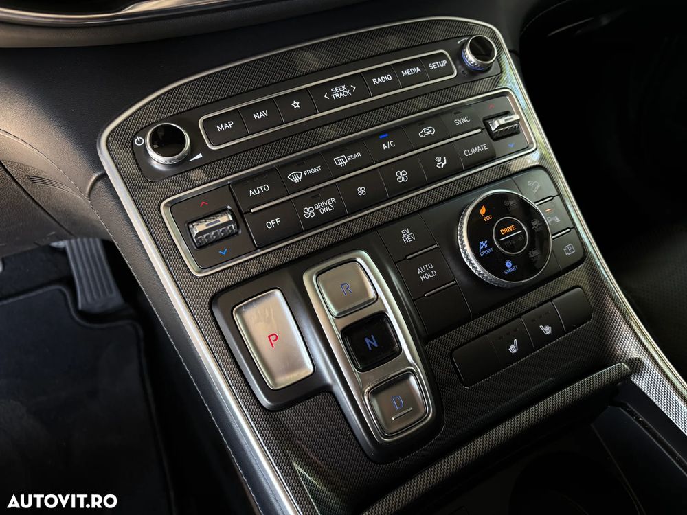 Hyundai Santa Fe 1.6 Plugin-Hybrid 4WD SEVEN Prime - 30