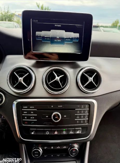 Mercedes-Benz CLA 220 d Shooting Brake 4Matic 7G-DCT AMG Line - 11