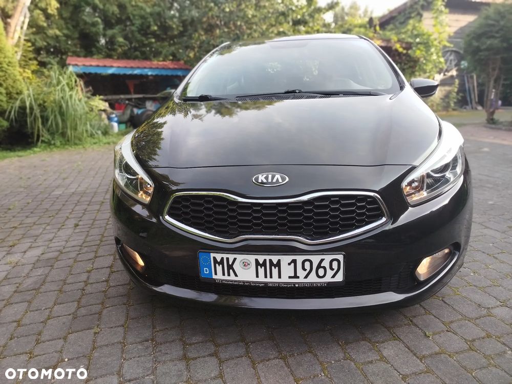 Kia Ceed - 8