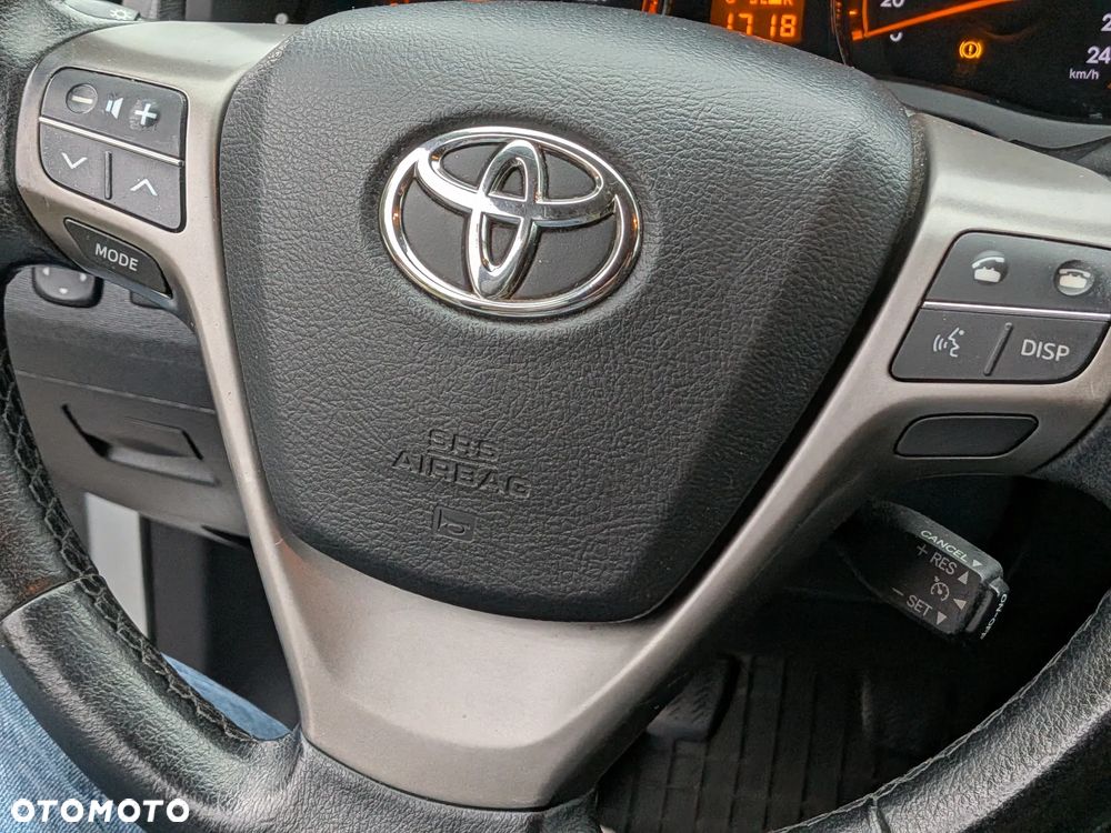 Toyota Avensis 2.2 D-CAT 2010 - 19