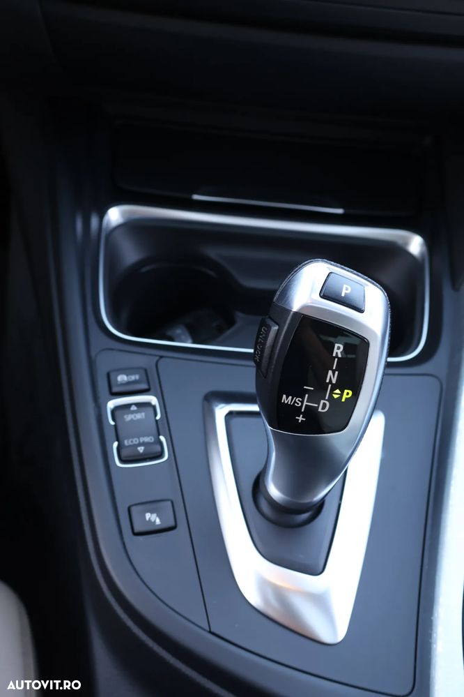 BMW Seria 3 320d xDrive Aut. - 28