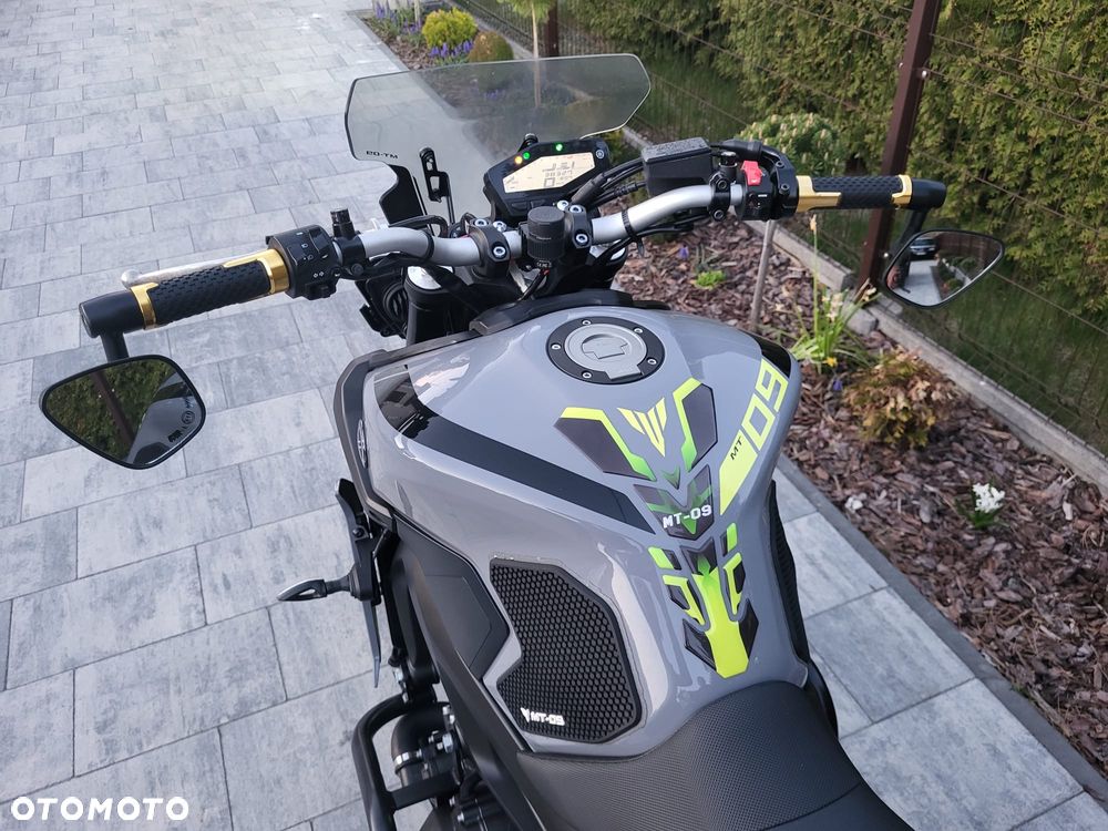 Yamaha MT - 17