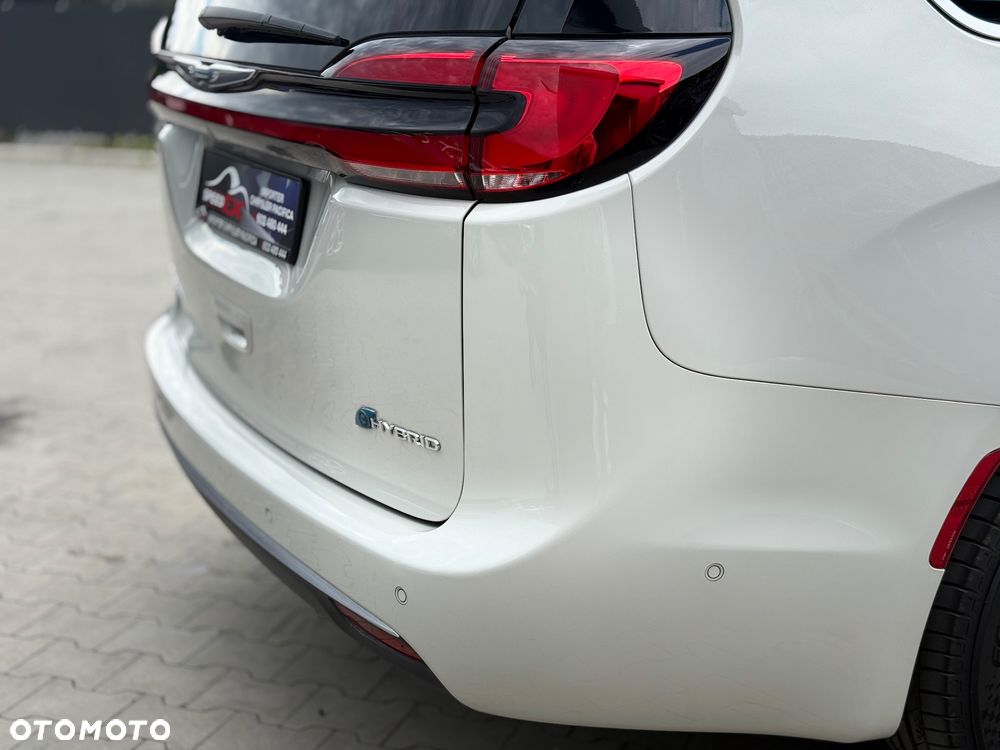 Chrysler Pacifica - 18