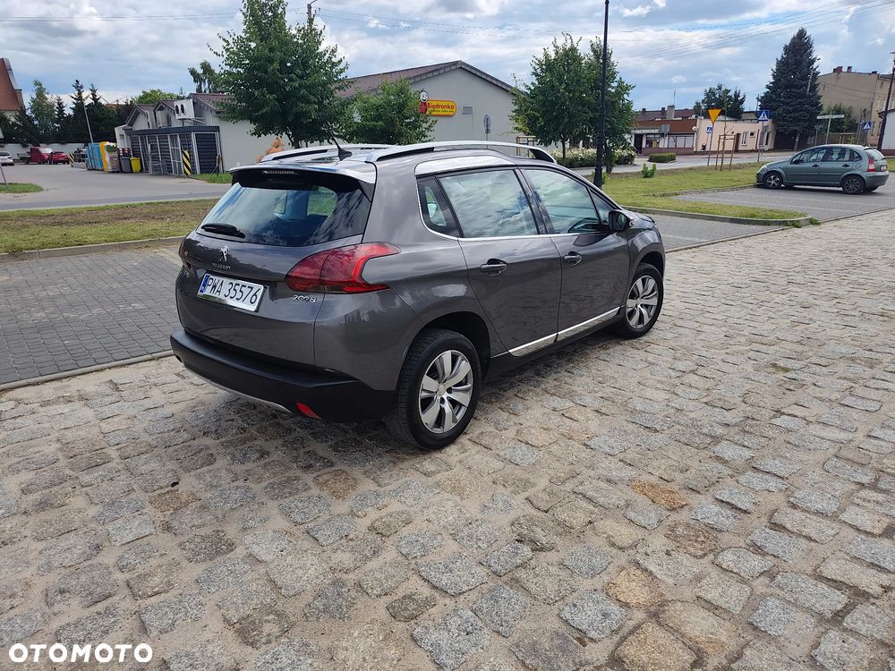 Peugeot 2008 1.2 Pure Tech Allure S&S - 5