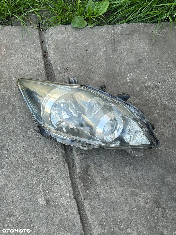 LAMPA PRZÓD PRAWY TOYOTA AURIS I EUROPA REFLEKTOR 811102A70 - 1