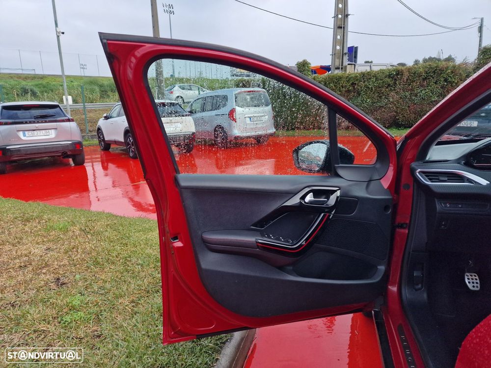 Peugeot 2008 1.2 PureTech GT Line - 8