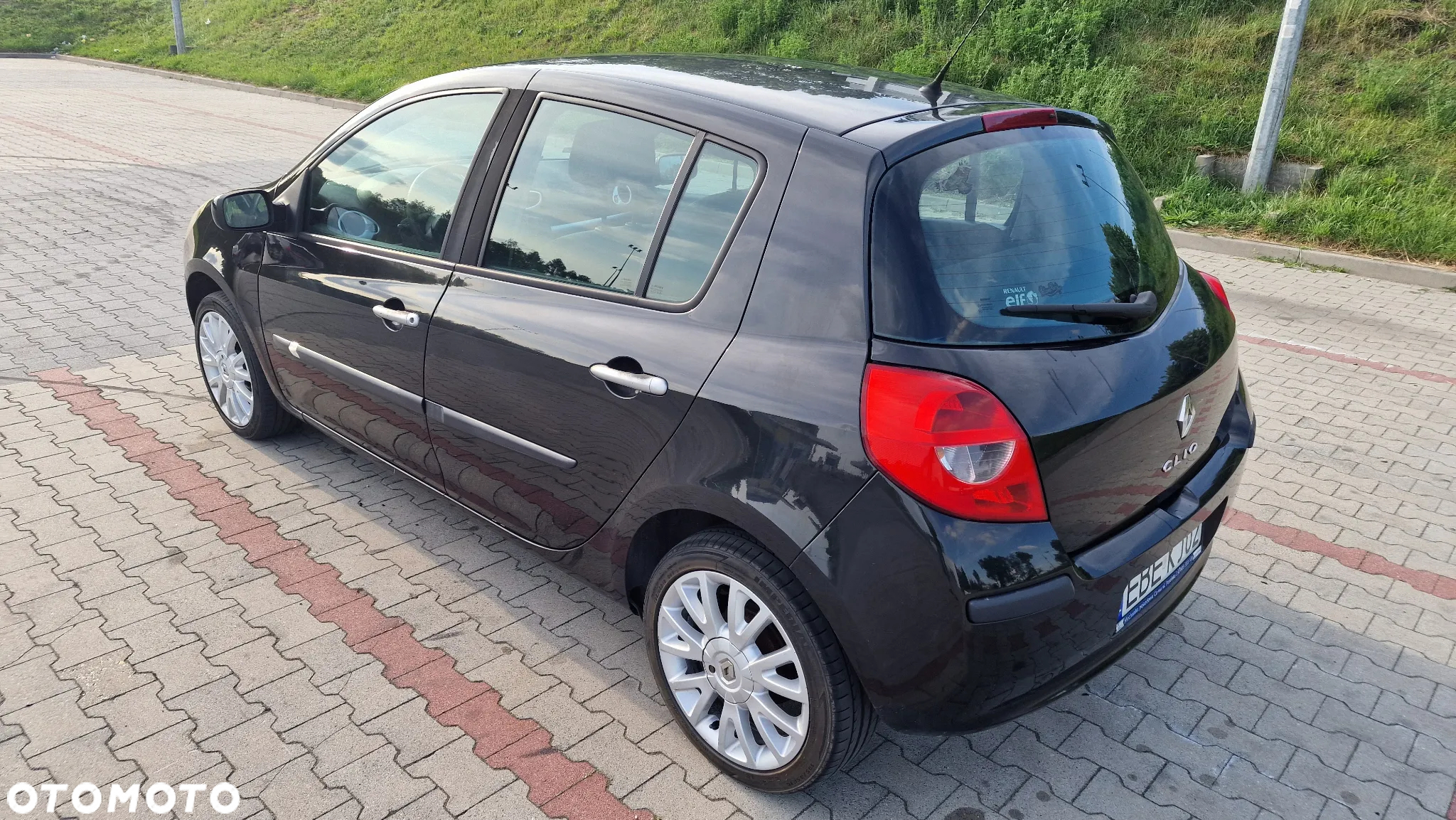 Renault Clio 1.2 16V Authentique - 4