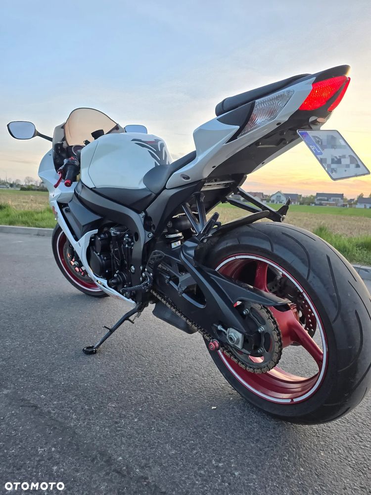 Suzuki GSX-R - 8
